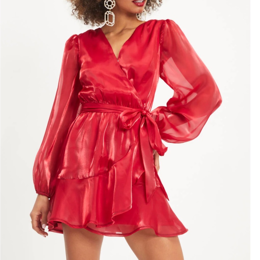 Vici red dress!